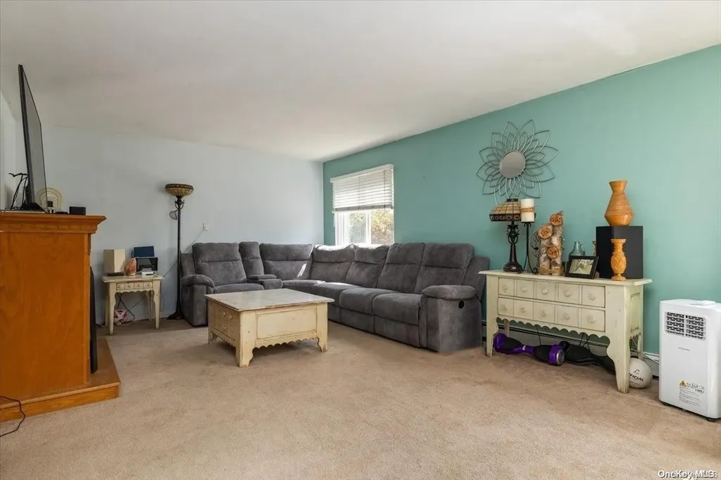73 Rustic Avenue Medford NY 11763