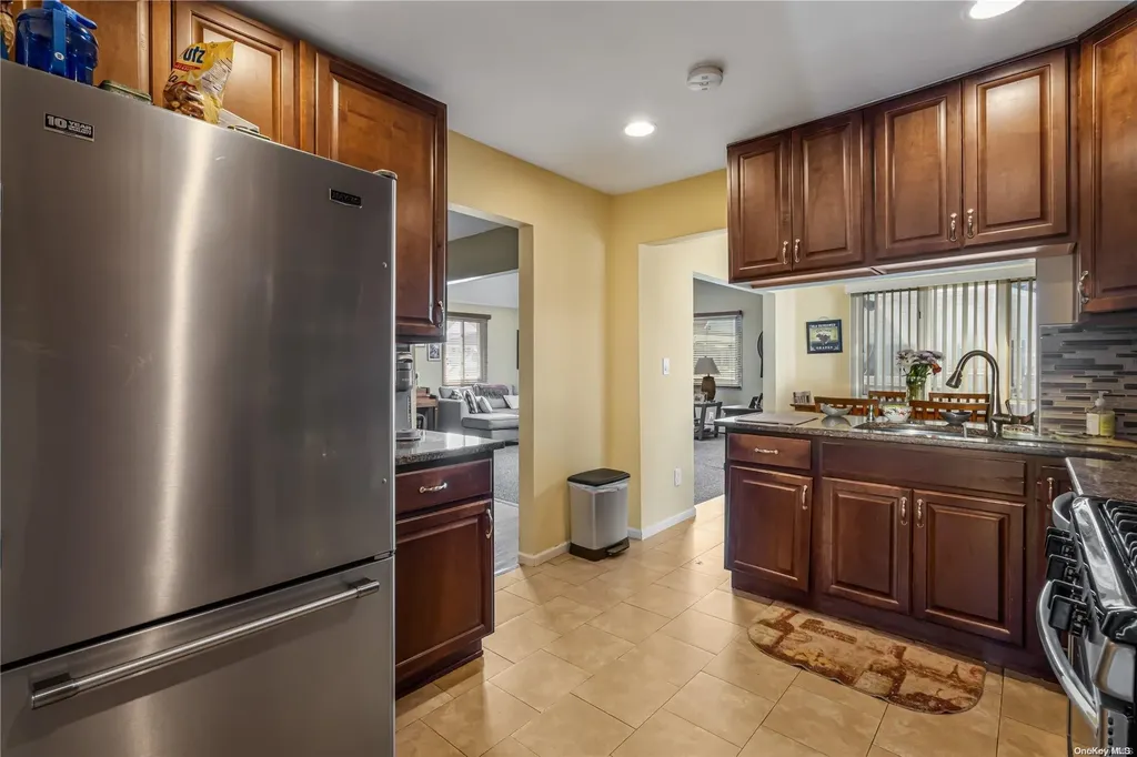 3518 Bayfield Boulevard Oceanside NY 11572