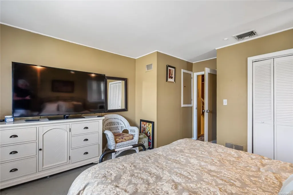 3518 Bayfield Boulevard Oceanside NY 11572