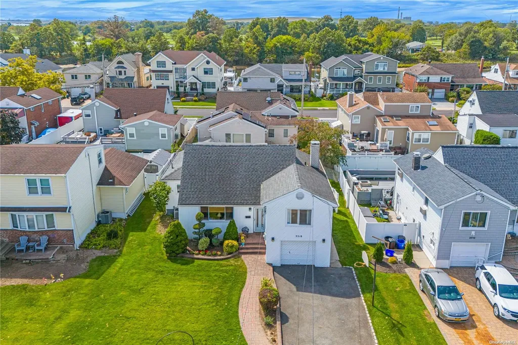 3518 Bayfield Boulevard Oceanside NY 11572