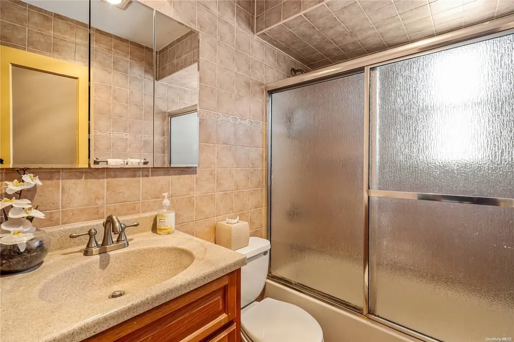 3518 Bayfield Boulevard Oceanside NY 11572