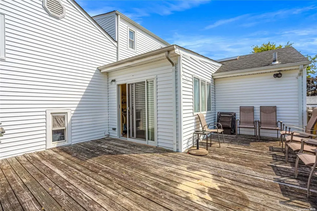 3518 Bayfield Boulevard Oceanside NY 11572