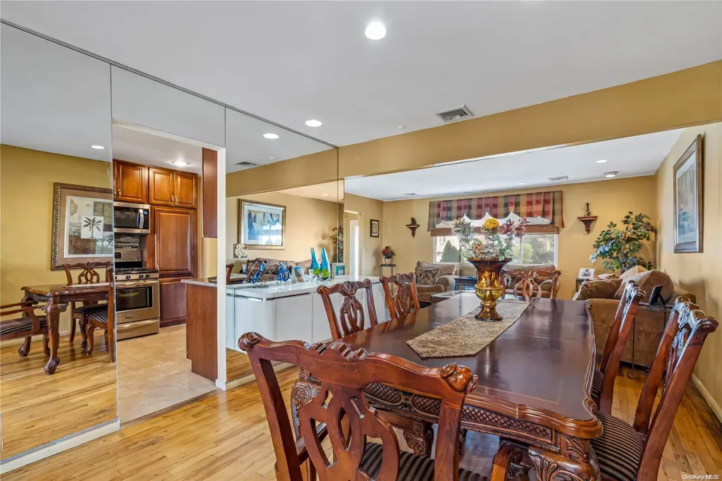 3518 Bayfield Boulevard Oceanside NY 11572