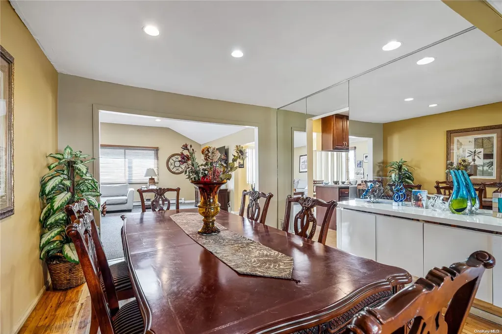 3518 Bayfield Boulevard Oceanside NY 11572