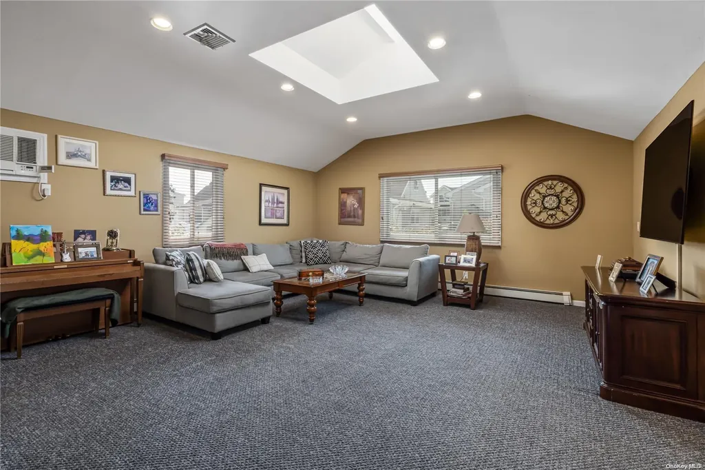 3518 Bayfield Boulevard Oceanside NY 11572