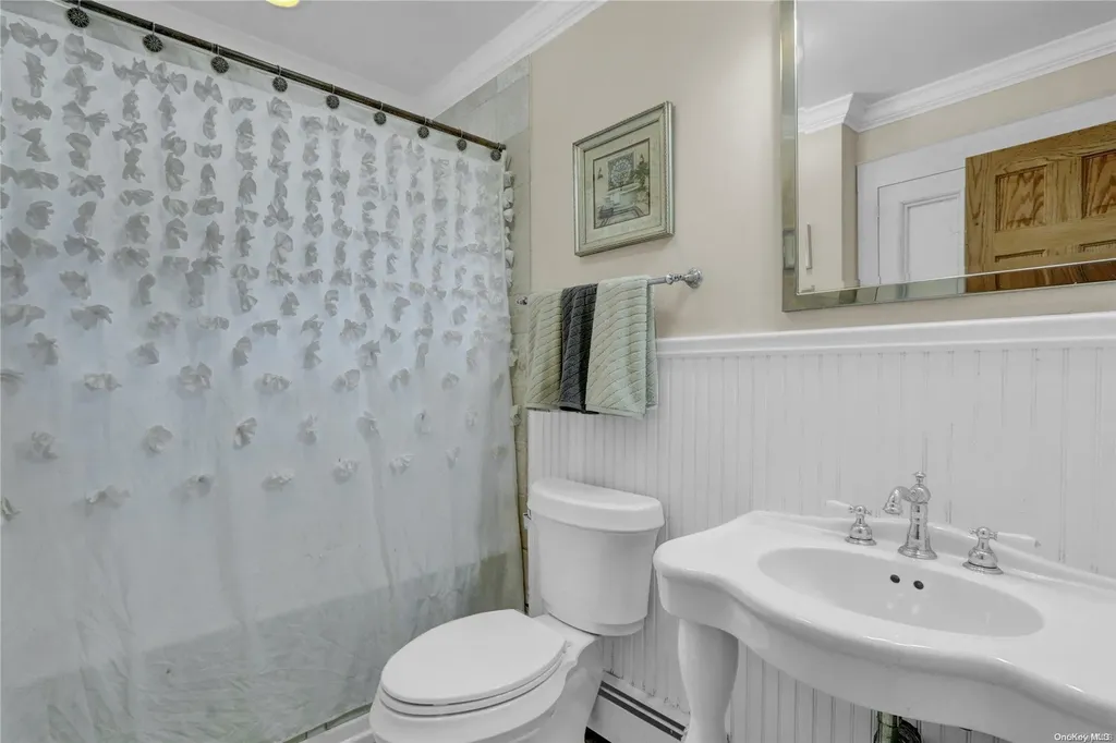 46 Baldwin Path Deer Park NY 11729
