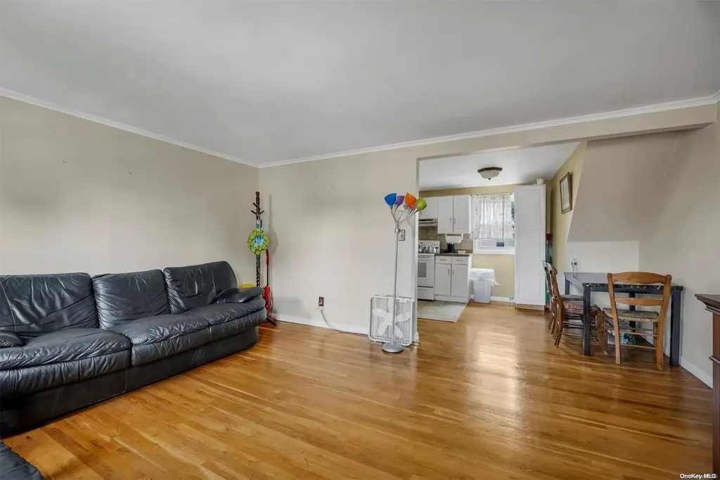 6 Dale Avenue Hempstead NY 11550