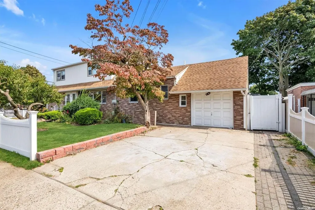 6 Dale Avenue Hempstead NY 11550