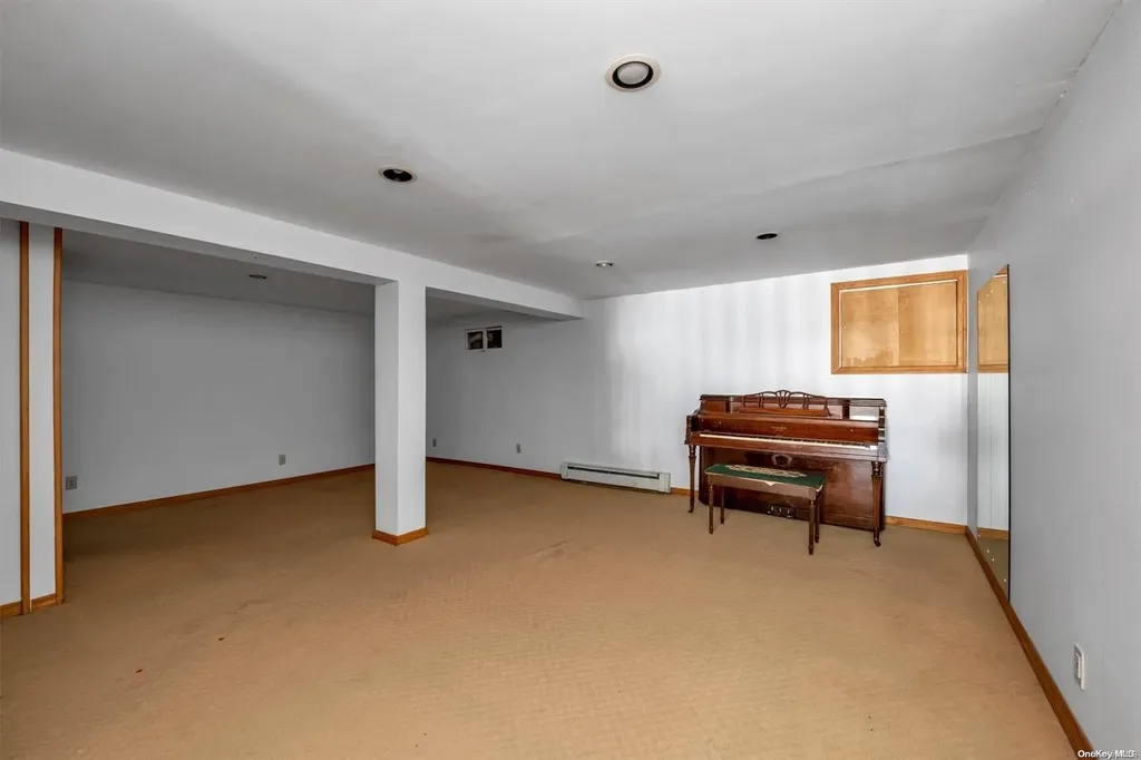 6 Dale Avenue Hempstead NY 11550
