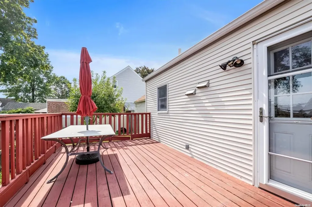 6 Dale Avenue Hempstead NY 11550