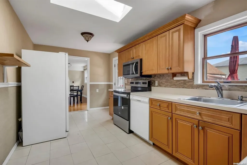 6 Dale Avenue Hempstead NY 11550