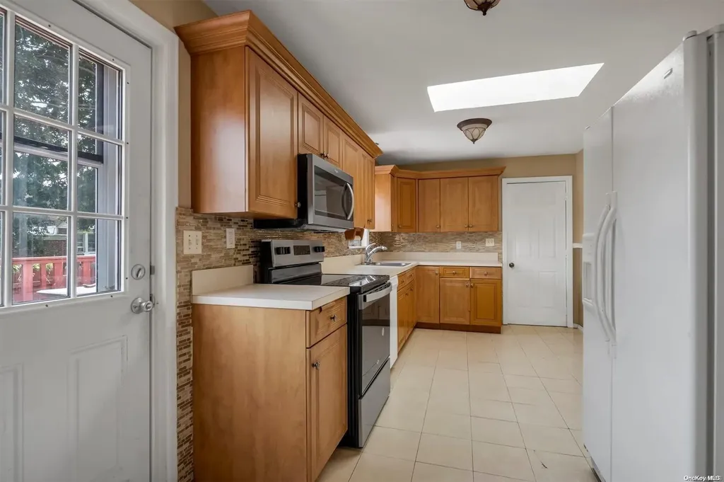 6 Dale Avenue Hempstead NY 11550