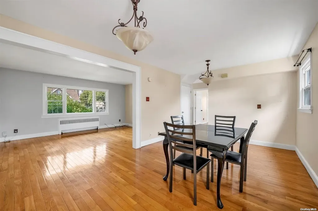 6 Dale Avenue Hempstead NY 11550
