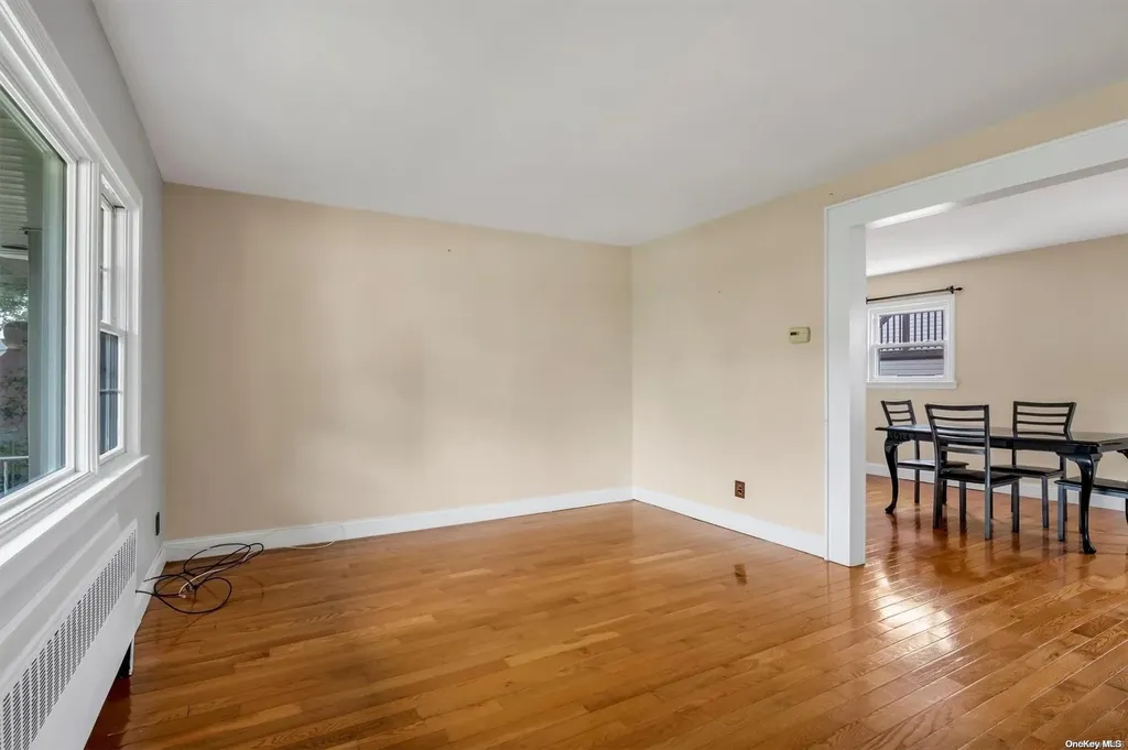 6 Dale Avenue Hempstead NY 11550