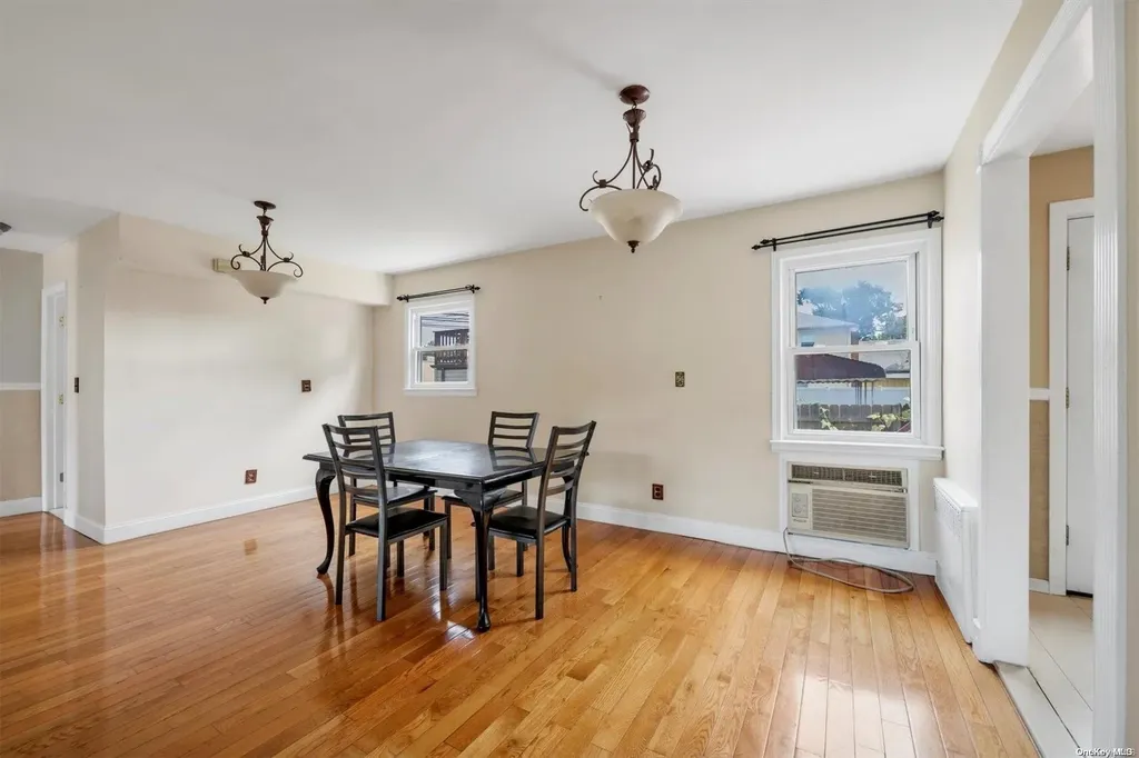 6 Dale Avenue Hempstead NY 11550