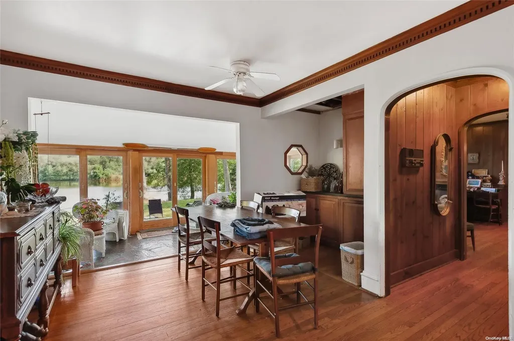 892 Pondview Road Riverhead NY 11901