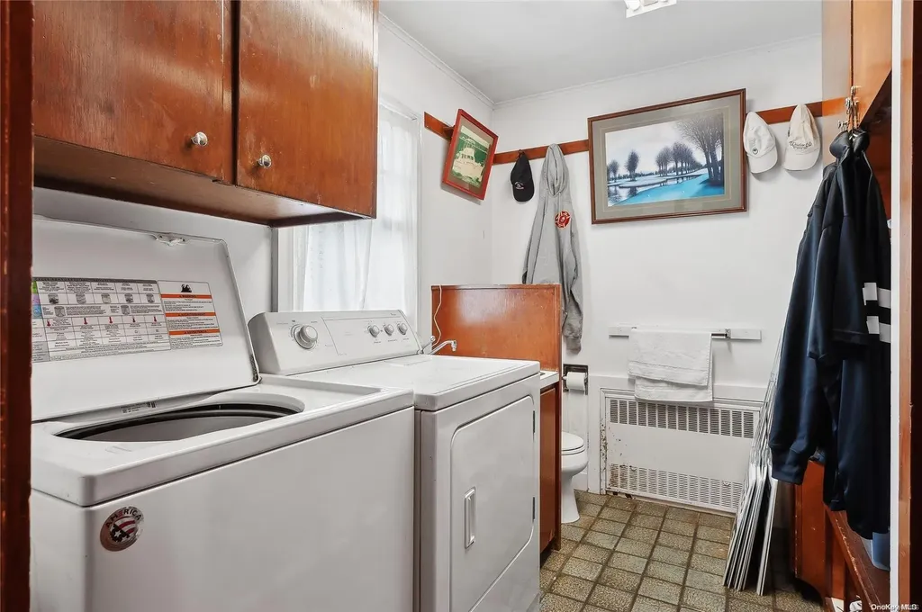 892 Pondview Road Riverhead NY 11901