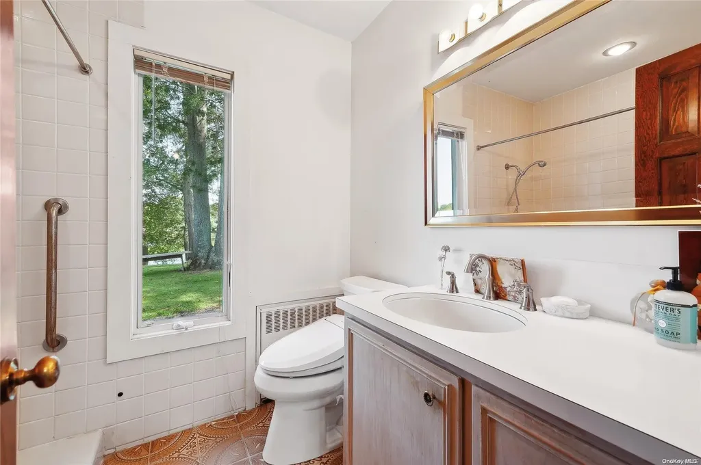 892 Pondview Road Riverhead NY 11901
