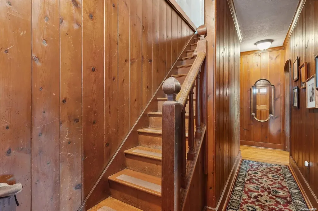 892 Pondview Road Riverhead NY 11901