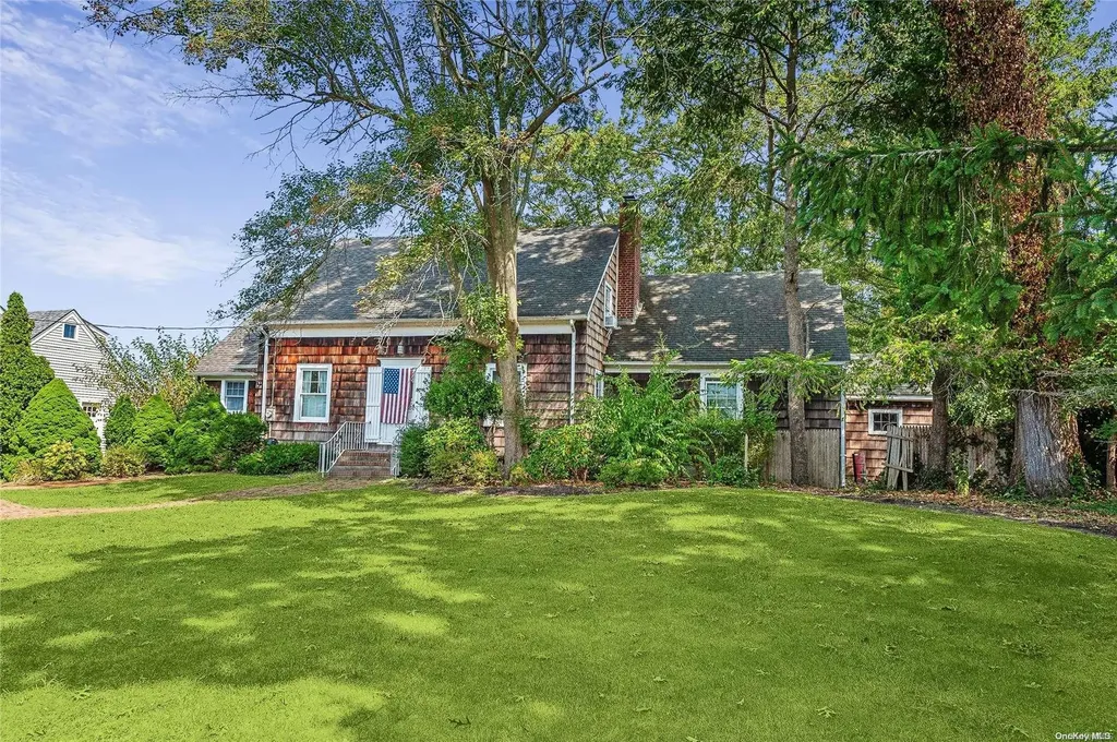 892 Pondview Road Riverhead NY 11901