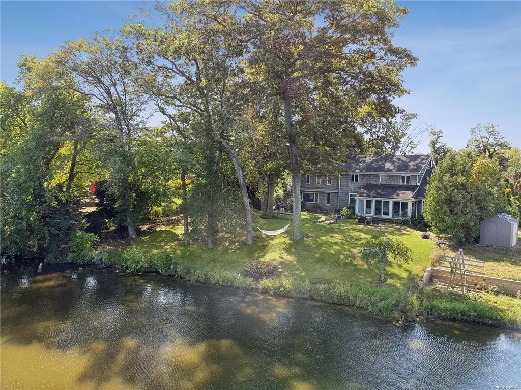 892 Pondview Road Riverhead NY 11901