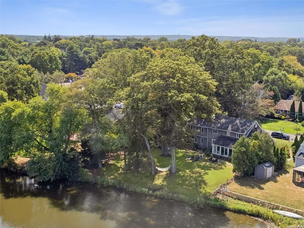 892 Pondview Road Riverhead NY 11901