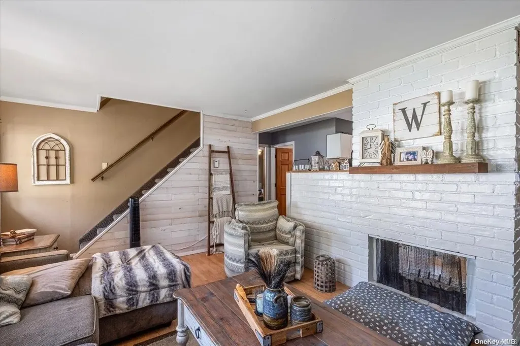 32 Russet Lane Wantagh NY 11793