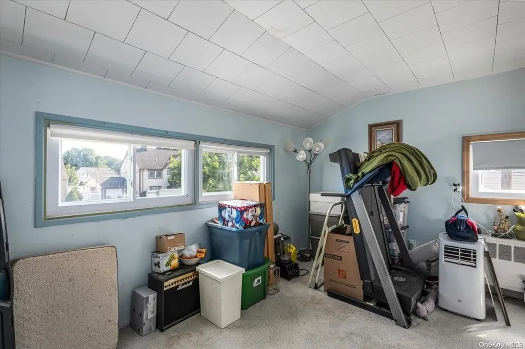32 Russet Lane Wantagh NY 11793