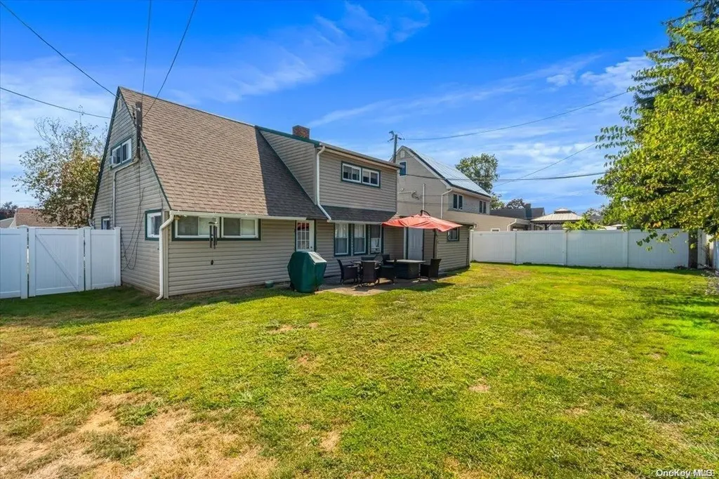 32 Russet Lane Wantagh NY 11793