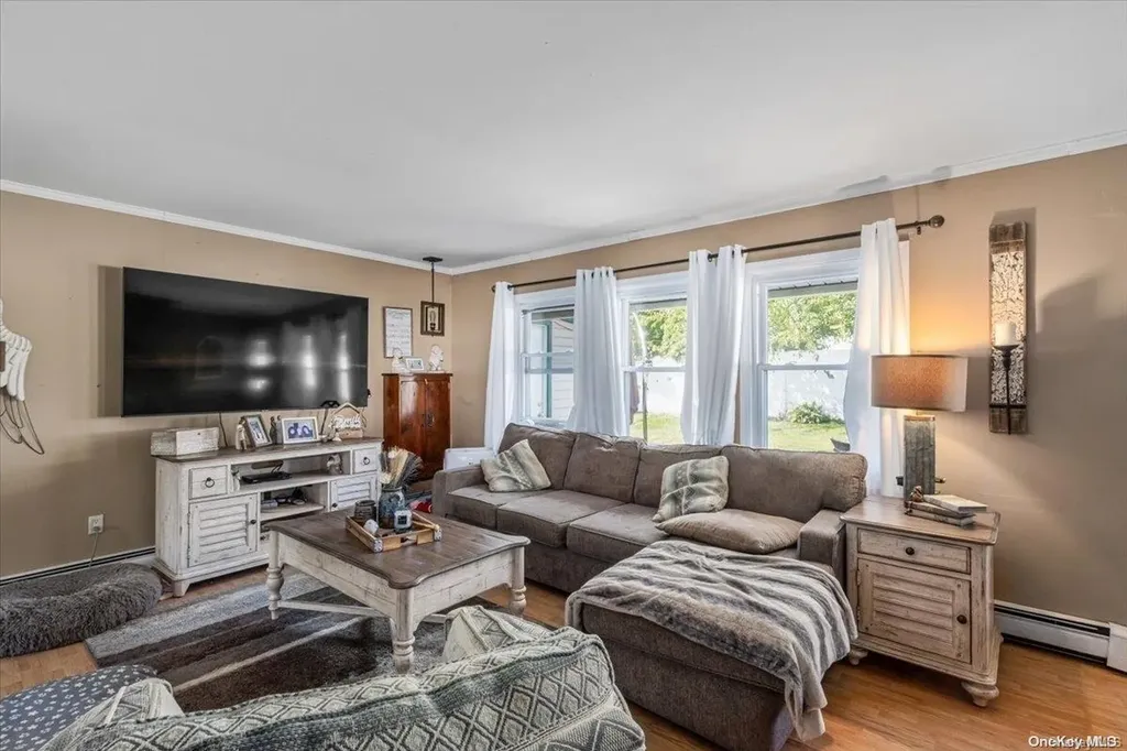 32 Russet Lane Wantagh NY 11793