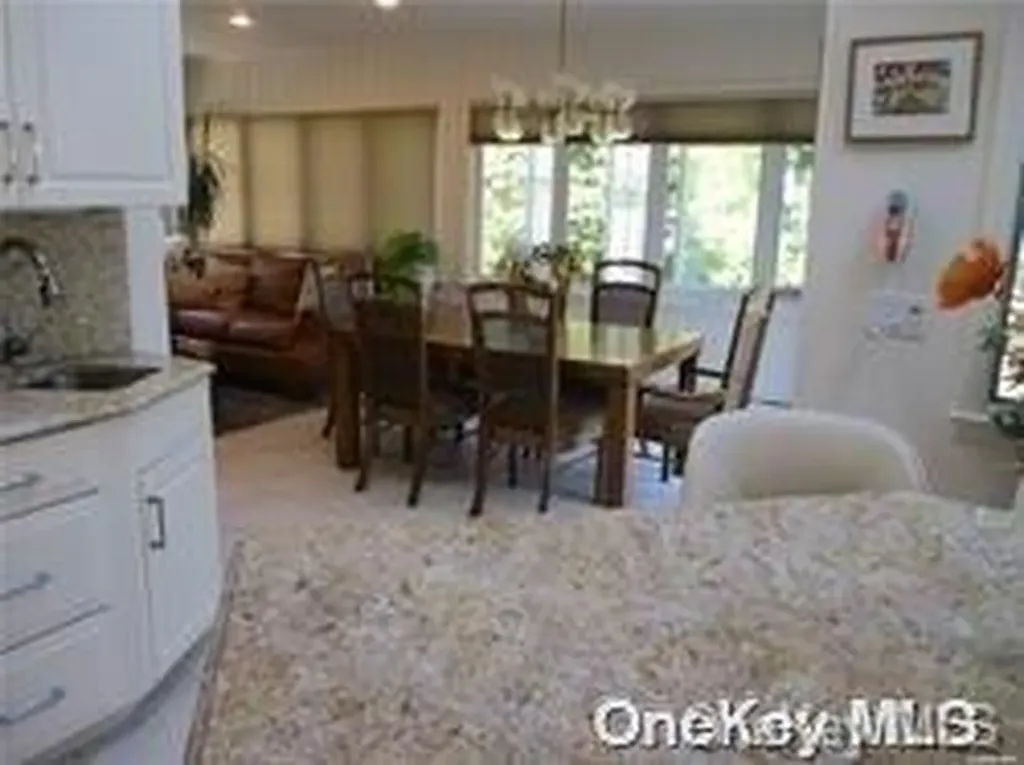 1550 Moffitt Avenue Hewlett NY 11557