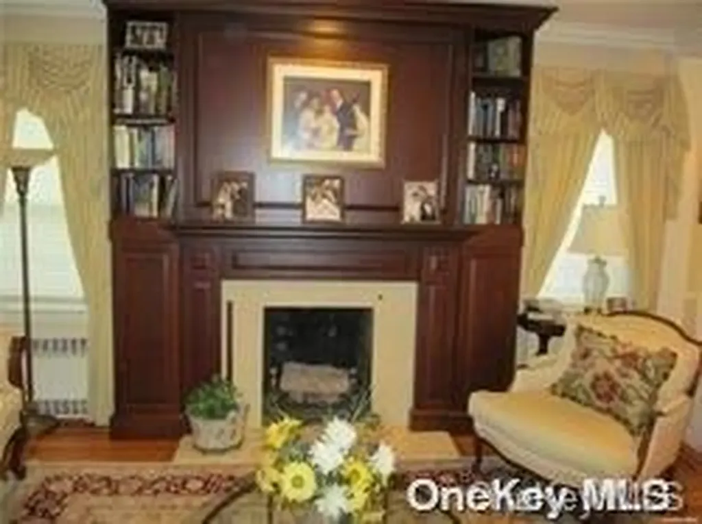 1550 Moffitt Avenue Hewlett NY 11557