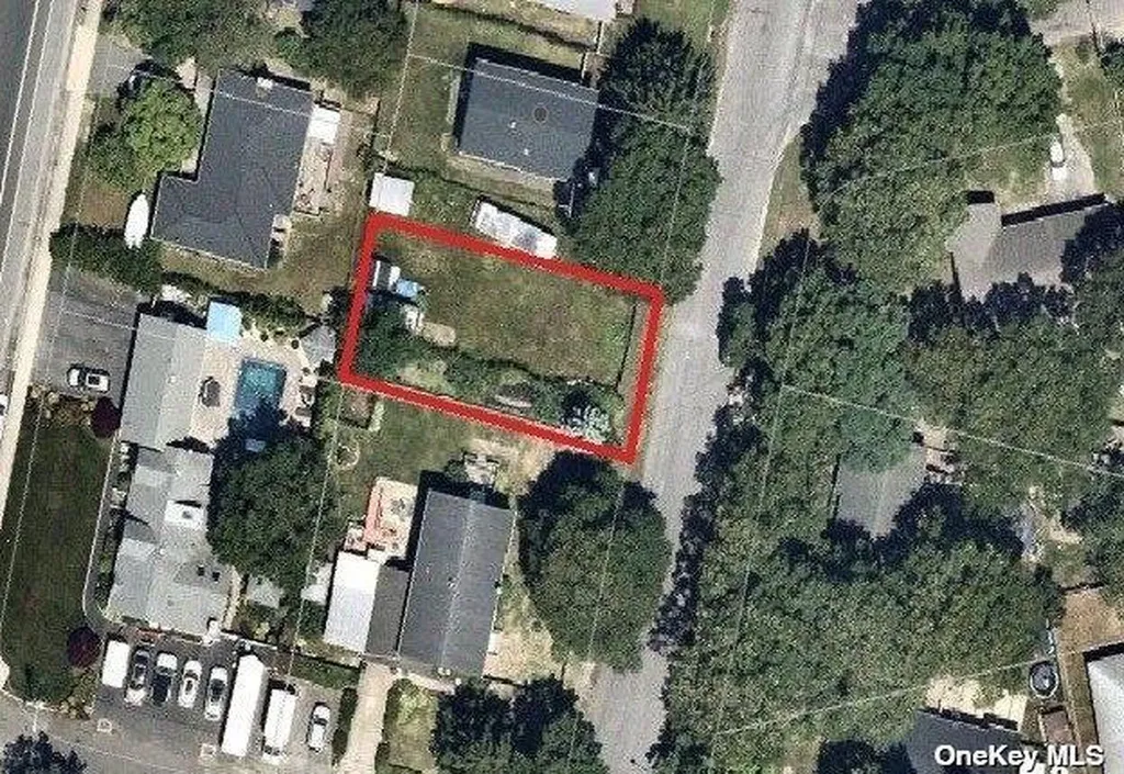 Maplewood Drive Shirley NY 11967