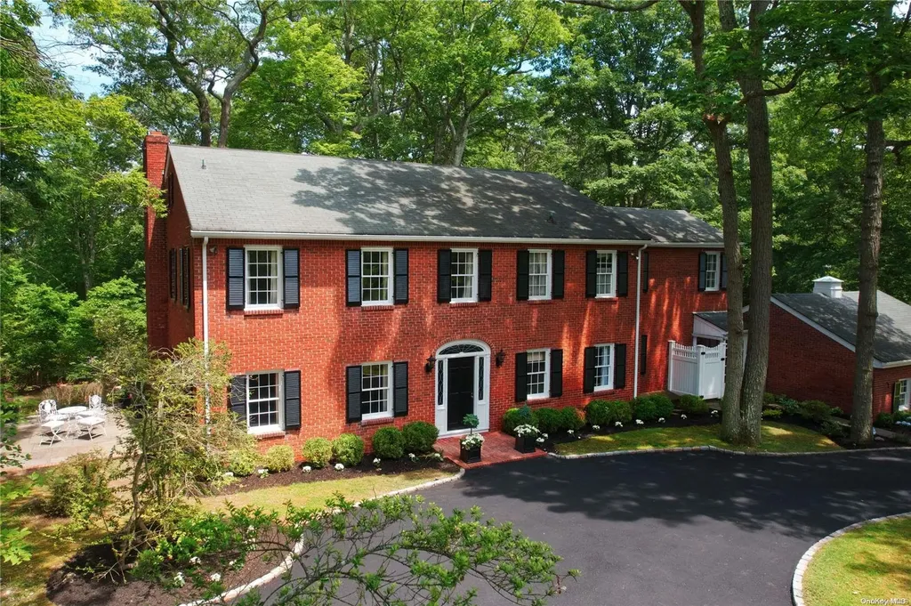 237 Cleft Road Mill Neck NY 11765