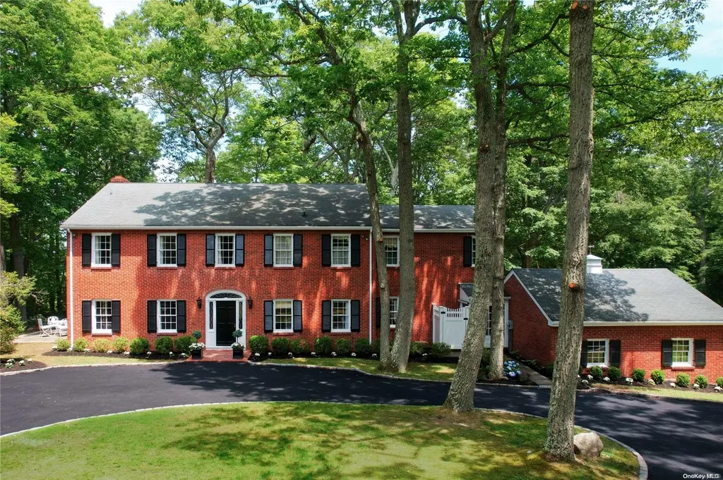 237 Cleft Road Mill Neck NY 11765