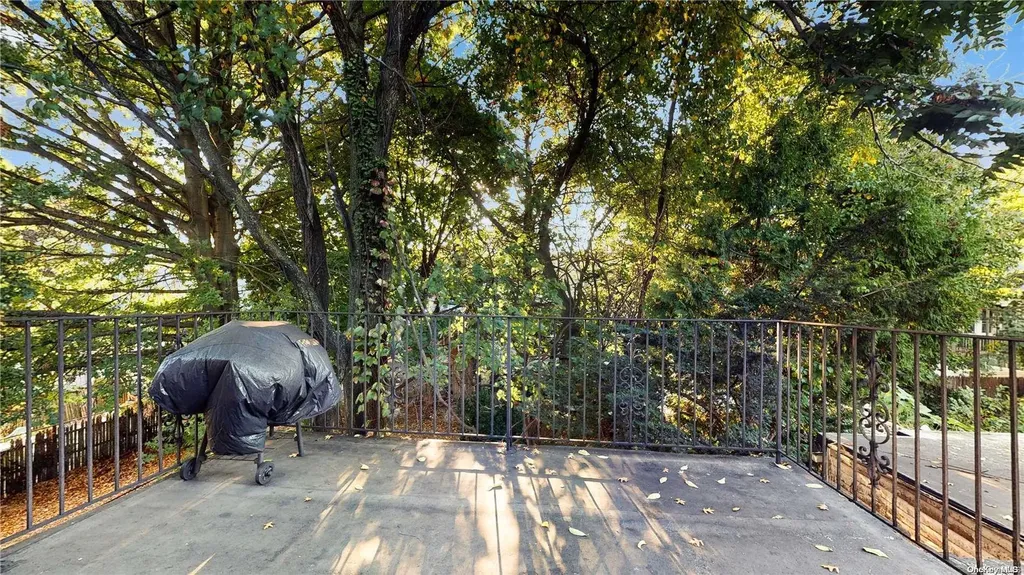 294 Hemlock Street Brooklyn NY 11208