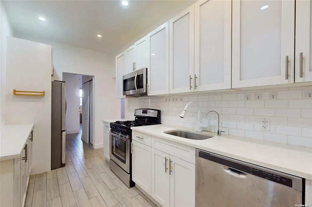 294 Hemlock Street Brooklyn NY 11208