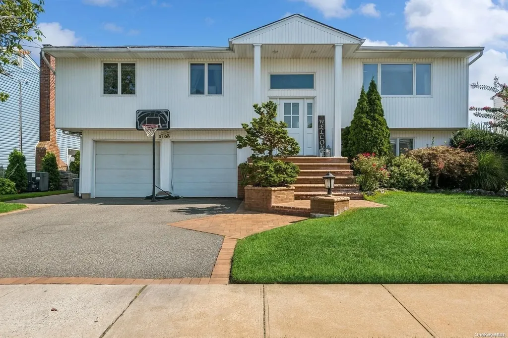 3109 Hewlett Avenue Merrick NY 11566