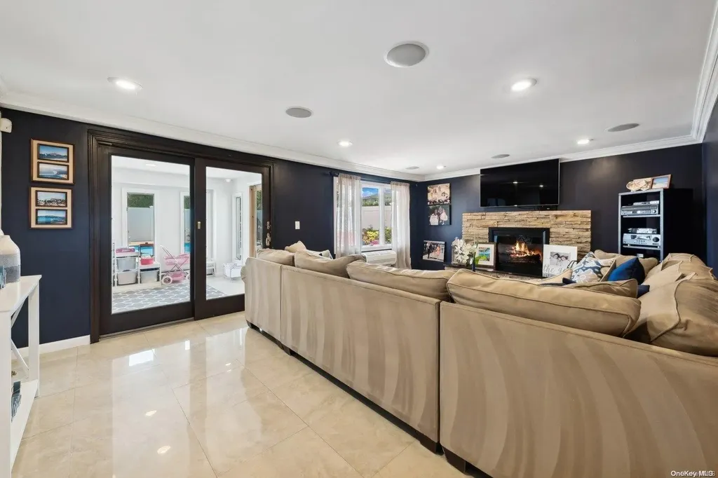 3109 Hewlett Avenue Merrick NY 11566