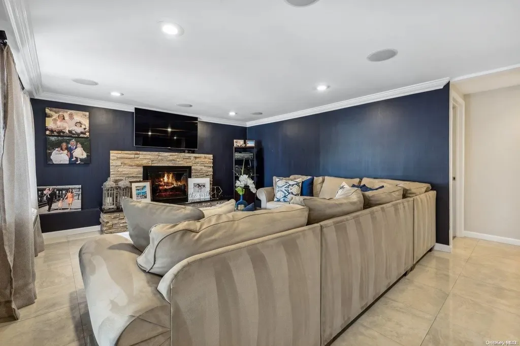 3109 Hewlett Avenue Merrick NY 11566