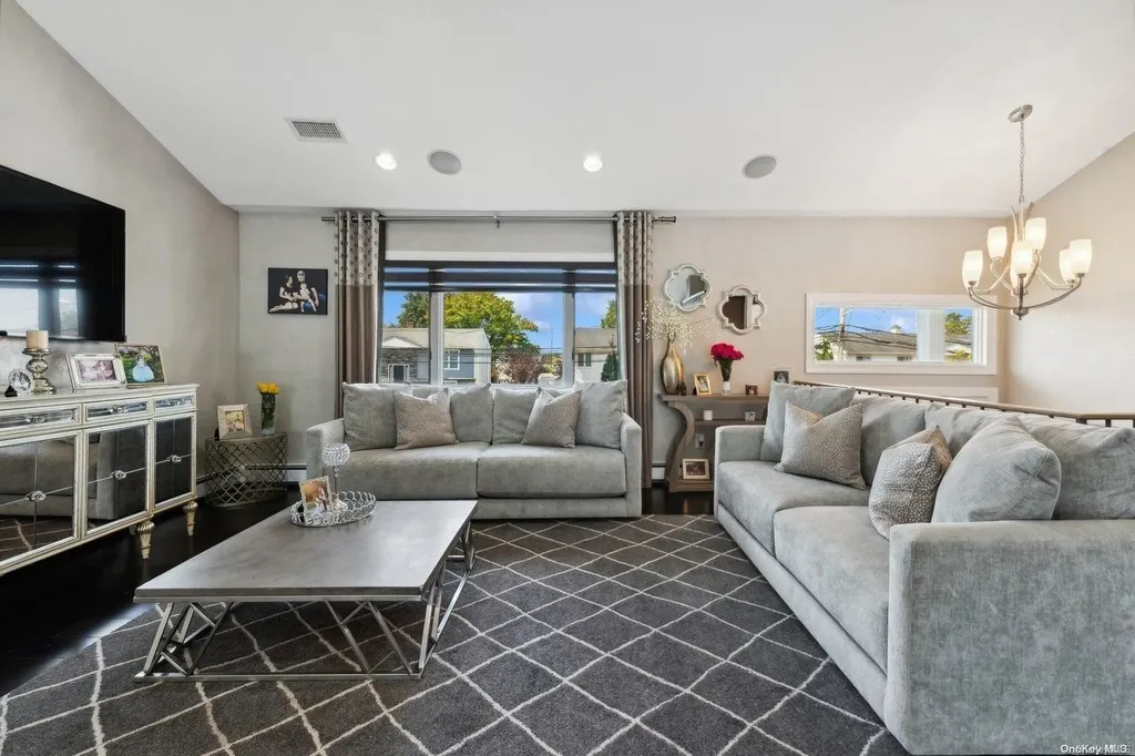 3109 Hewlett Avenue Merrick NY 11566