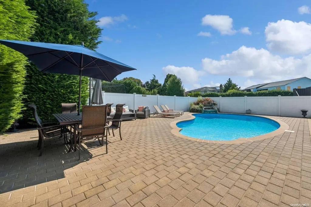 3109 Hewlett Avenue Merrick NY 11566
