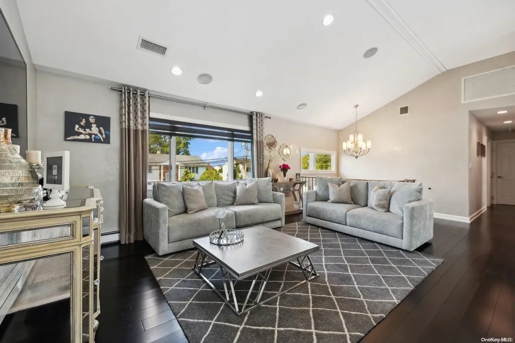 3109 Hewlett Avenue Merrick NY 11566