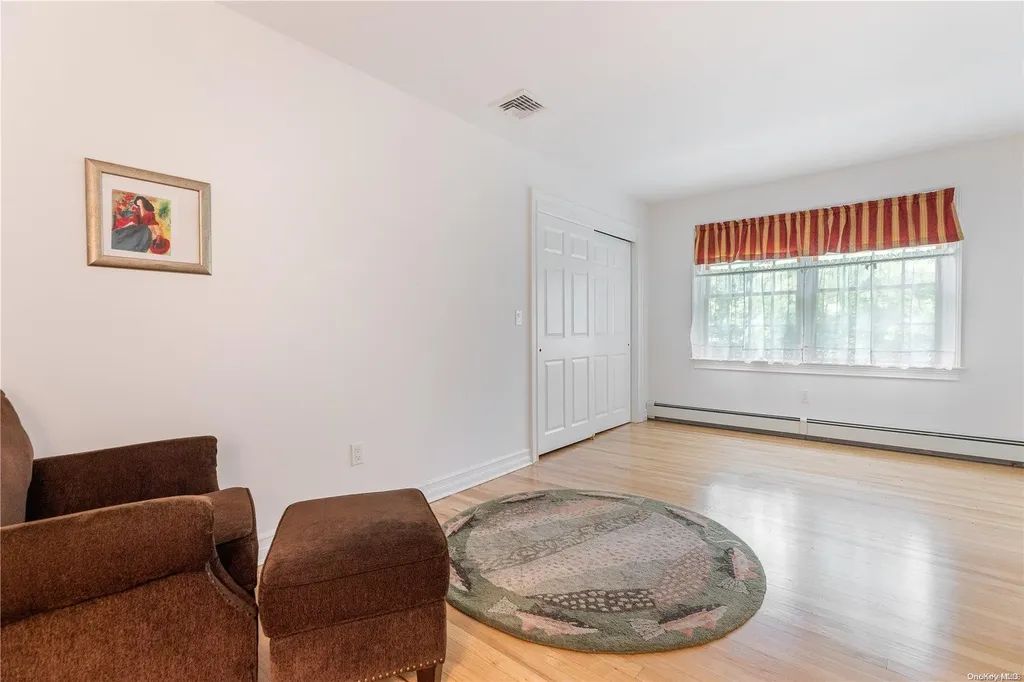 17 Middle Road Blue Point NY 11715