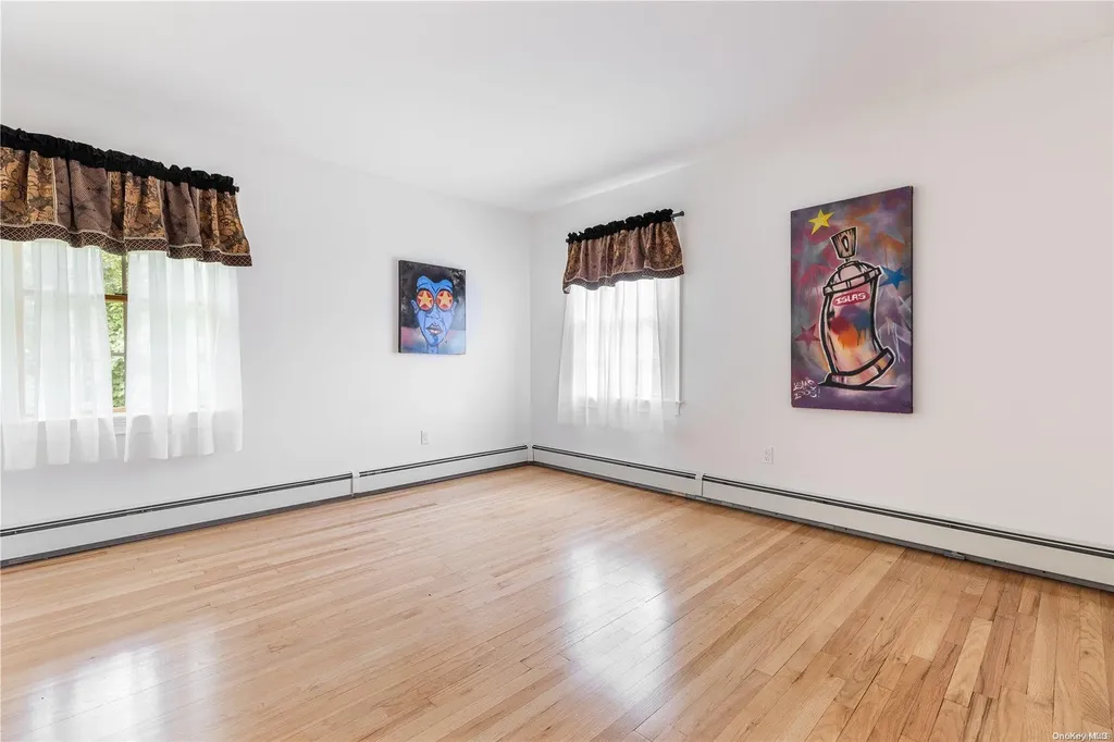 17 Middle Road Blue Point NY 11715