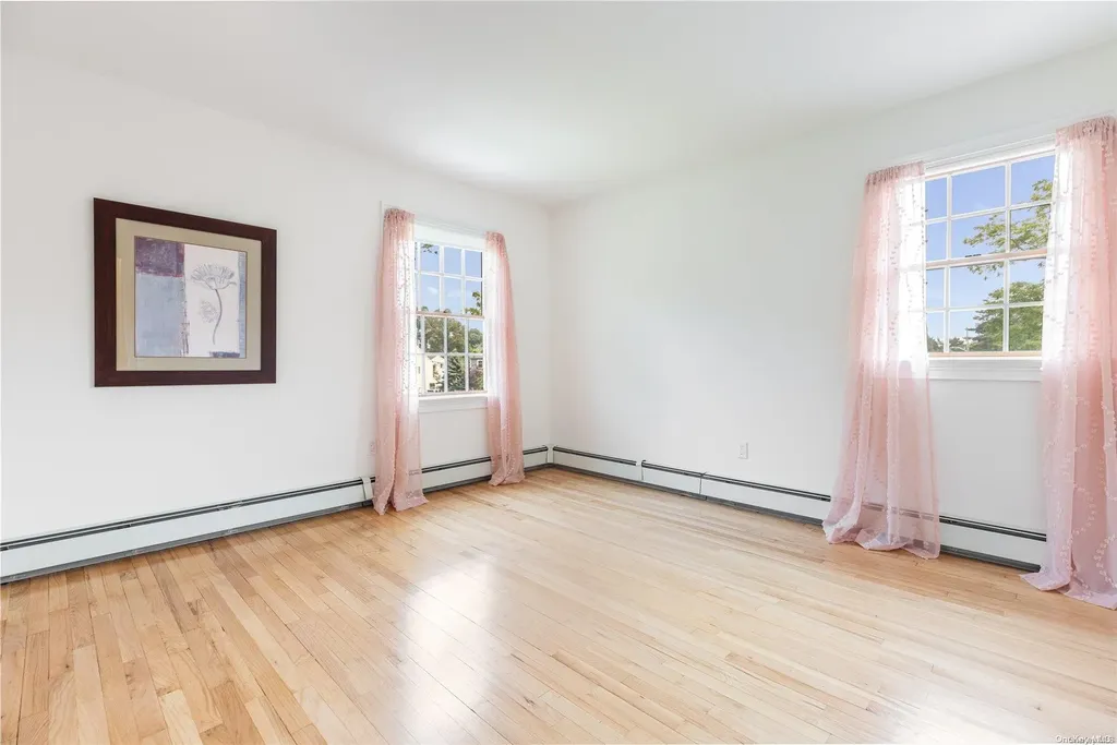 17 Middle Road Blue Point NY 11715