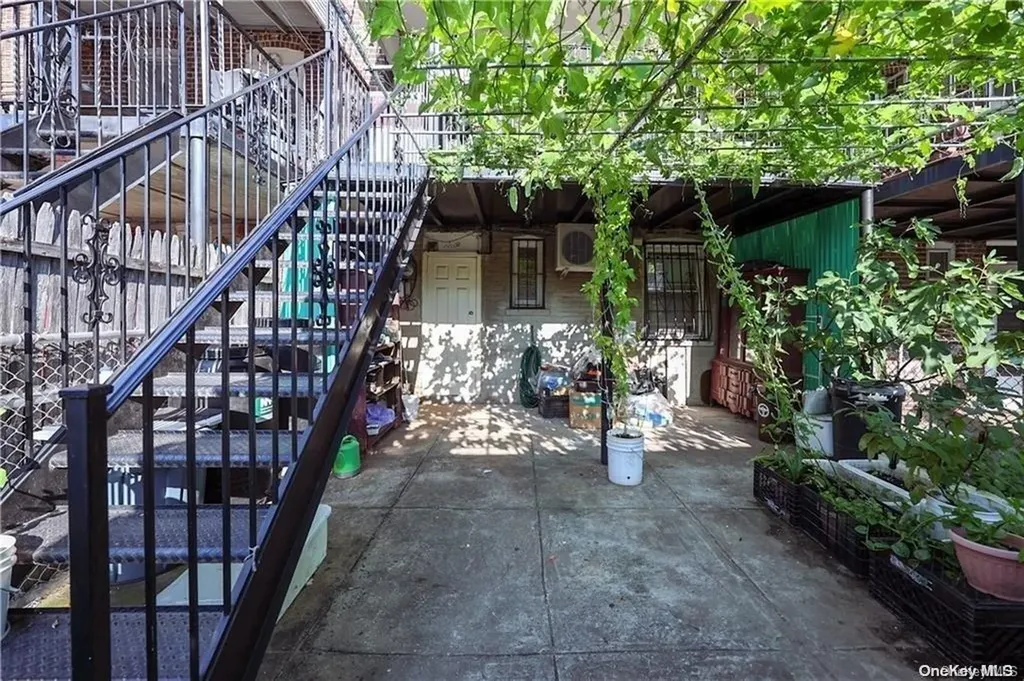 2066 E 29th Street Brooklyn NY 11229