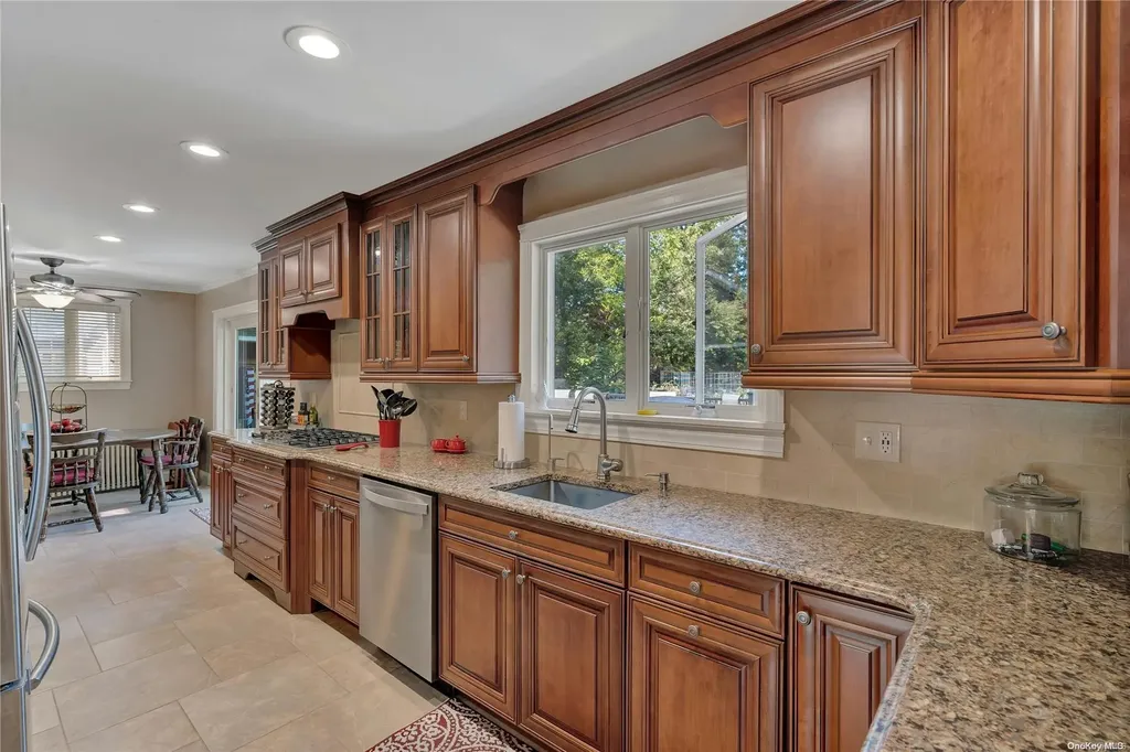 115 Brook Lane Smithtown NY 11787