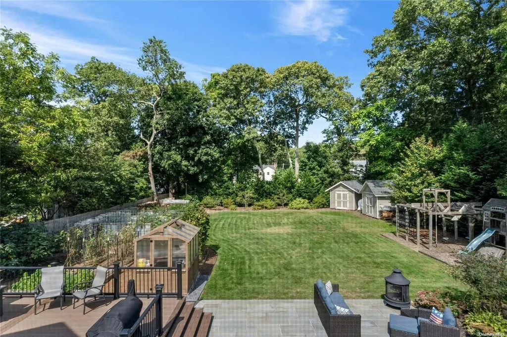 115 Brook Lane Smithtown NY 11787