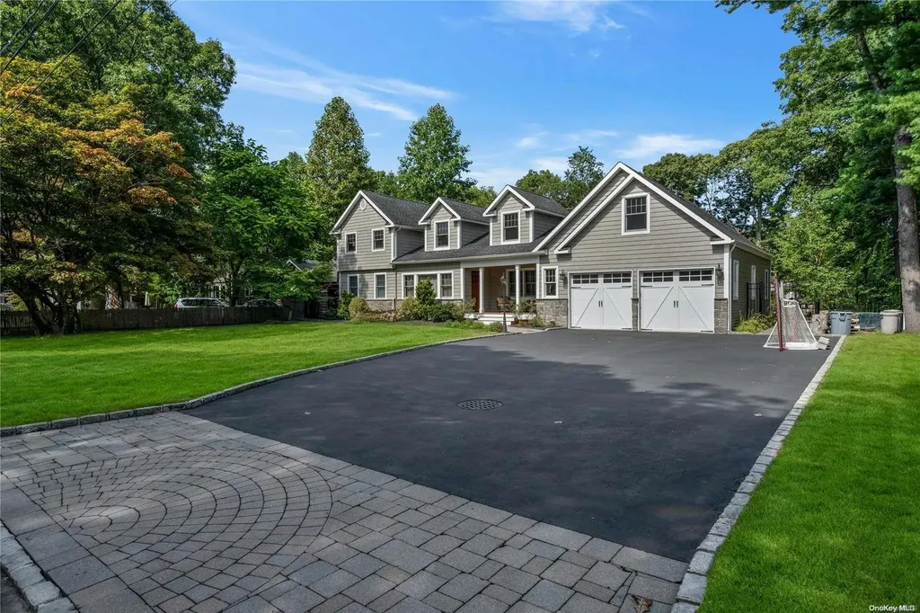 115 Brook Lane Smithtown NY 11787